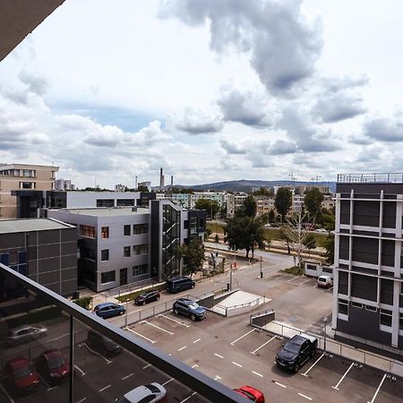 Q Apartament Near Palas Mall Jassy Zewnętrze zdjęcie